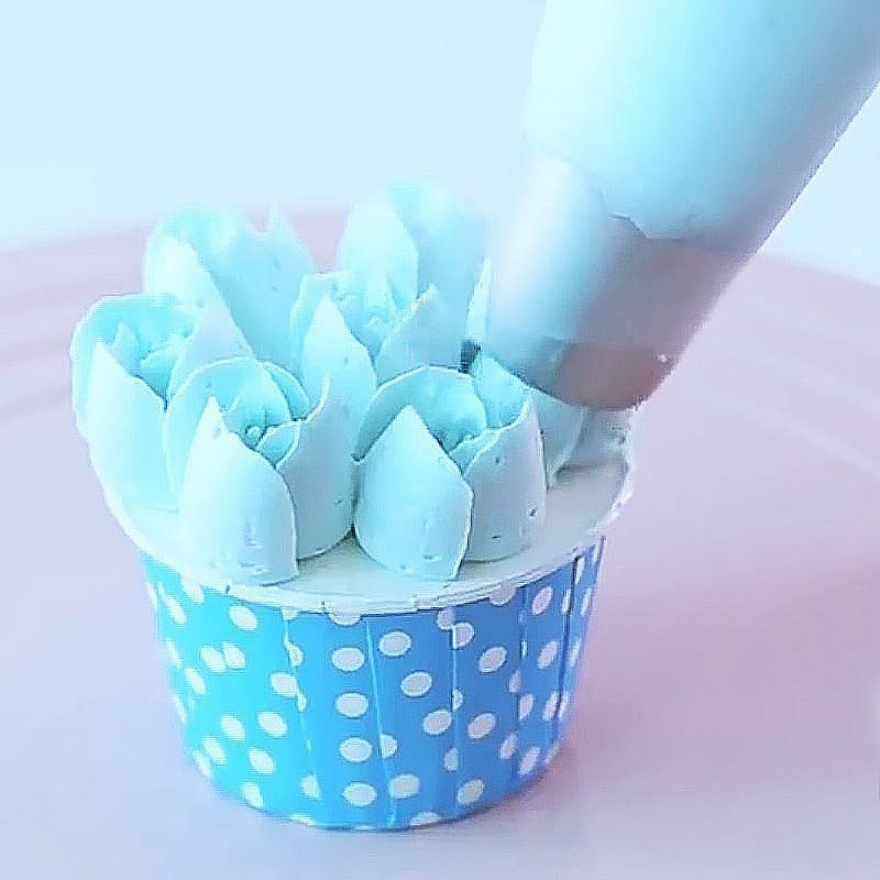 CakeLove - Flower-Shaped Frosting Nozzles Viskana