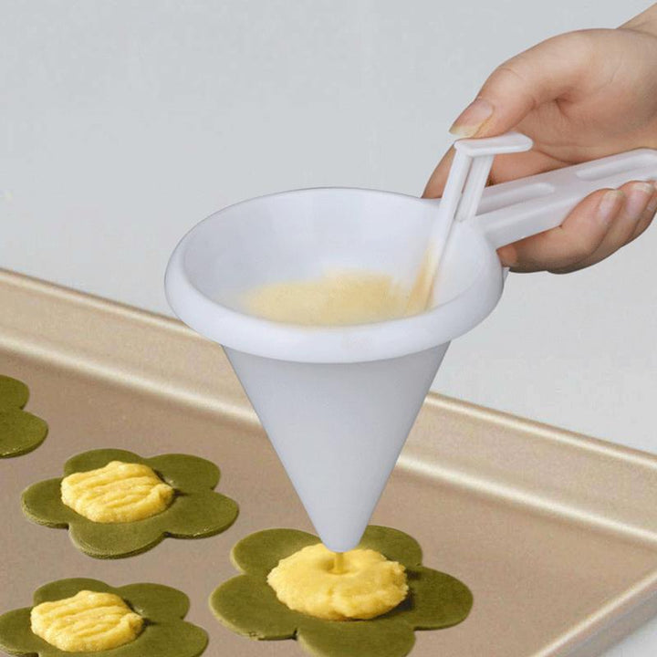 Viskana Handheld Portion Cup Cake Dispenser