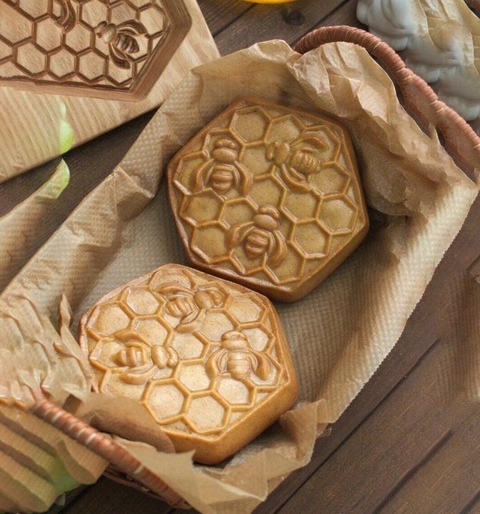 Viskana FolkloreCarve — Bake magical masterpieces without sticky stress