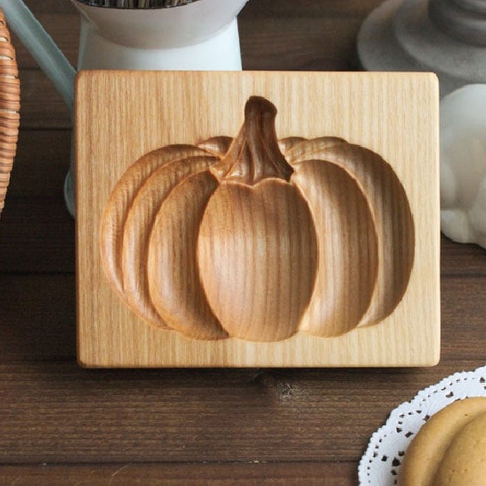 Viskana FolkloreCarve — Bake magical masterpieces without sticky stress