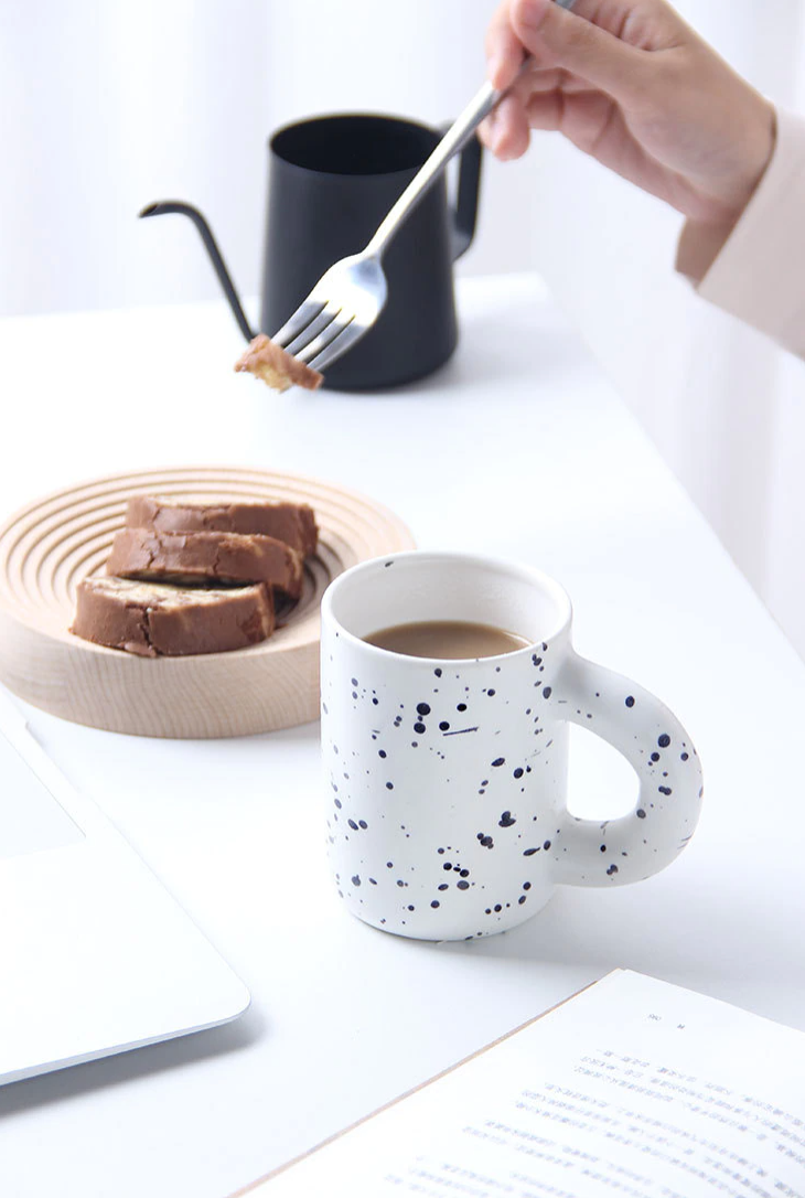 Athenea Cup – Luxe Porcelain Cup with Geometric Design Viskana
