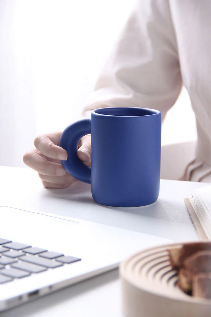 Athenea Cup – Luxe Porcelain Cup with Geometric Design Viskana