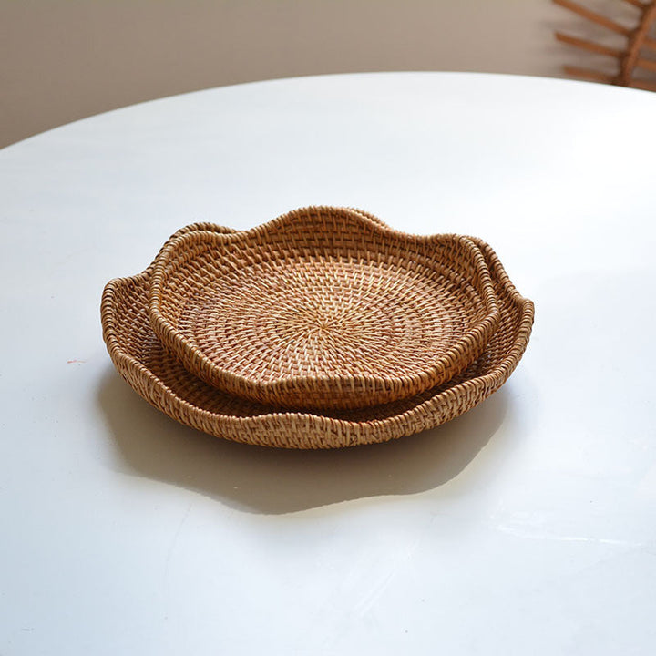 Women handmade natural serving plates set Viskana