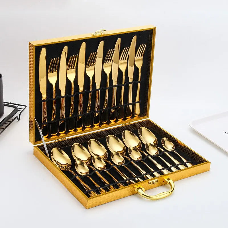 Viskana Opulent Gold Cutlery Set - The elegant 24-piece gold and silver cutlery set