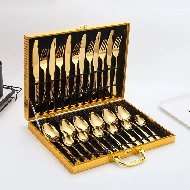 Viskana Opulent Gold Cutlery Set - The elegant 24-piece gold and silver cutlery set
