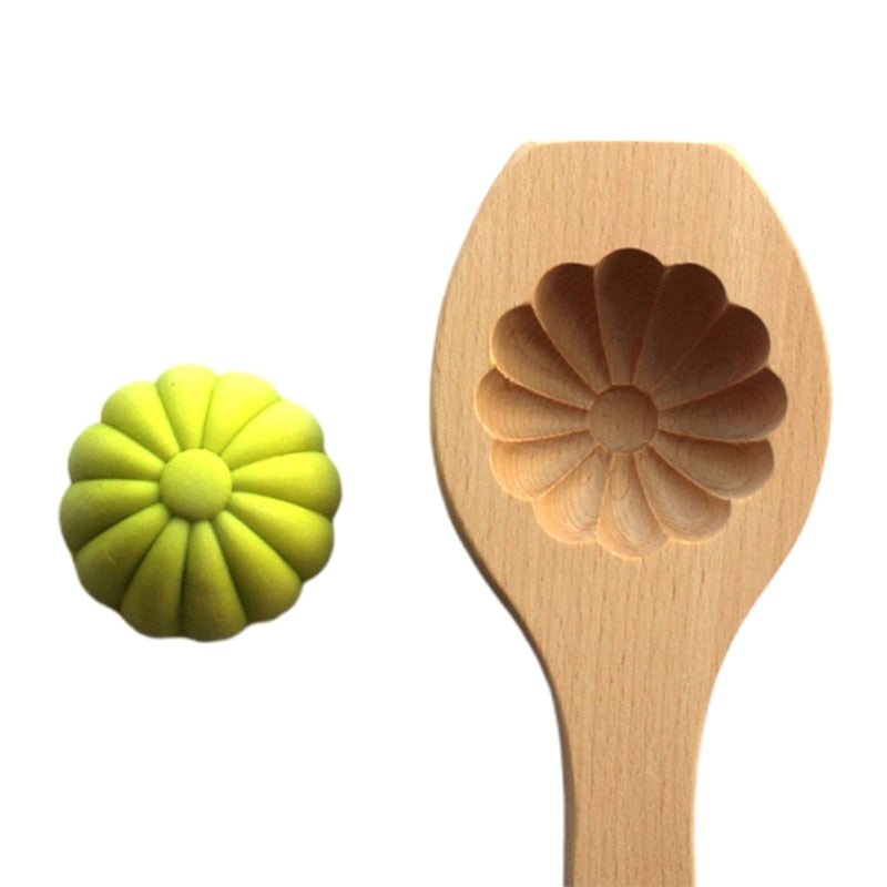Viskana Wooden Moon Dumpling Maker Mold
