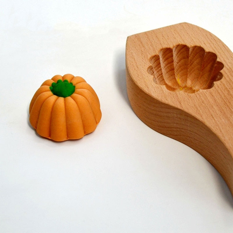 Viskana Wooden Moon Dumpling Maker Mold