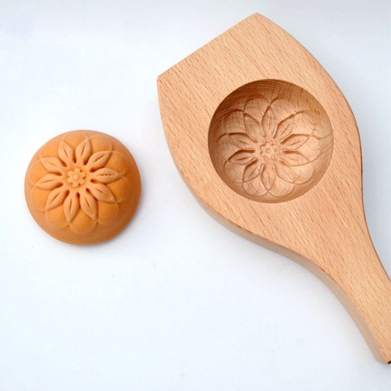 Viskana Wooden Moon Dumpling Maker Mold