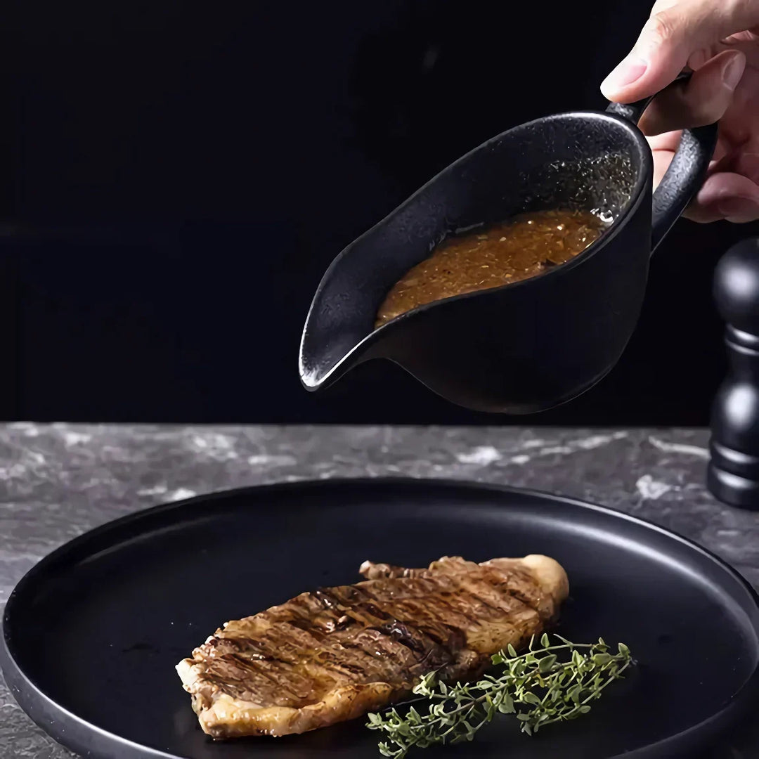Viskana Elegant Ceramic Gravy Boat for Sauces and Dressings - 220ml