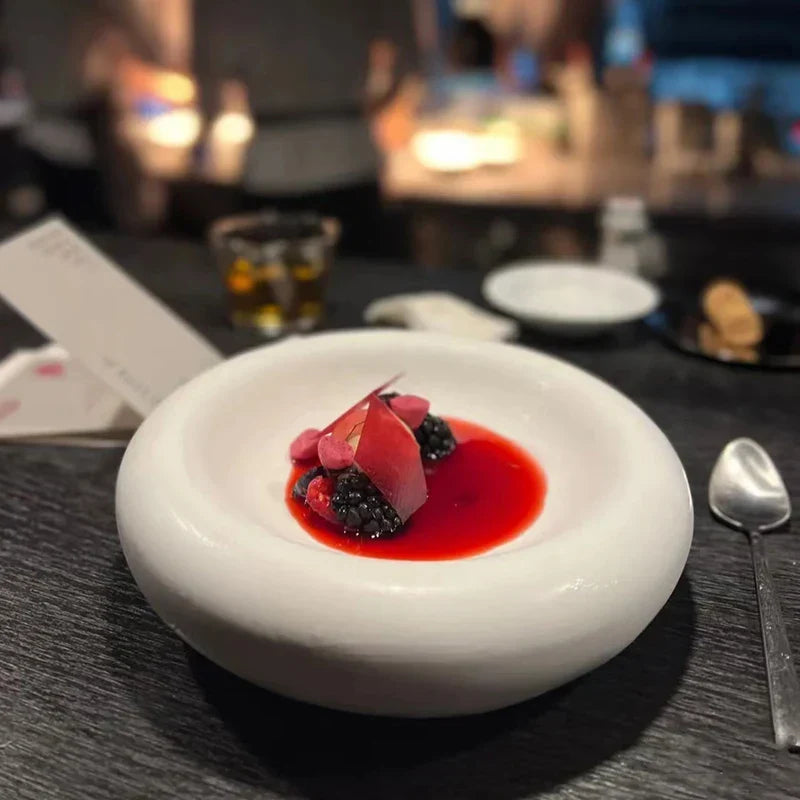 Creative Circular White Ceramic Plate with Double Layer Insulation Viskana
