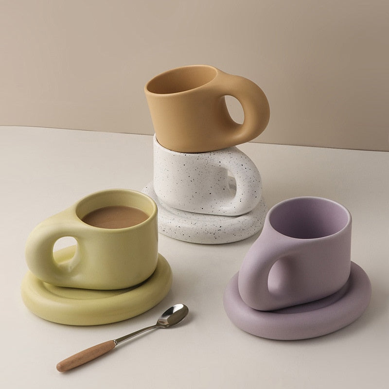 Timeless Elegance - Minimalist Porcelain Cup and Saucer Set Viskana