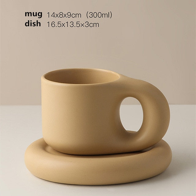 Timeless Elegance - Minimalist Porcelain Cup and Saucer Set Viskana
